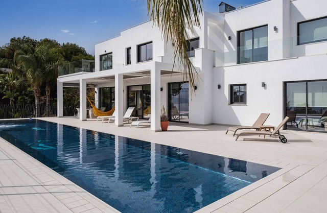 Villa 'Palacio Nazari' avec piscine privée, Wi-Fi et climatisation