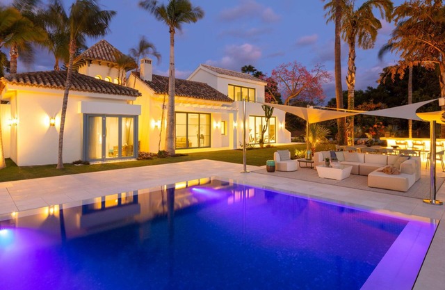 Villa Paris, Frontline Golf, Nueva Andalucia, Spain