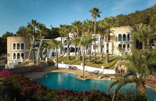 Villa Pelicano Résumé