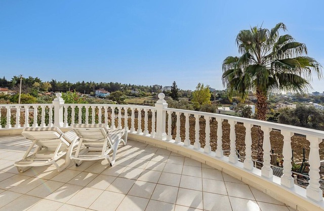 Villa Pima with private pool, terrace and balcony