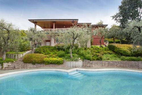 Villa Pirandello With Pool