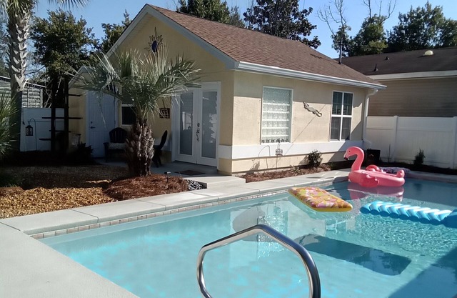 Villa Playa, amazing for singles or couples! Private pool. Walk to beach.