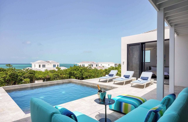 Villa Pluto 2 to 4 Bedrooms with Private Pool Oceanfront