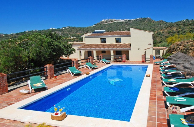 Villa Poyatos,Piscine Chauffée, Wifi, A/C,BBQ, Petfriendly, vue sur la mer !!