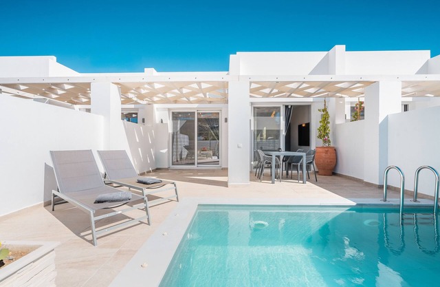Villa 'Punta Mare 1' avec vue sur les montagnes, Wi-Fi et climatisation