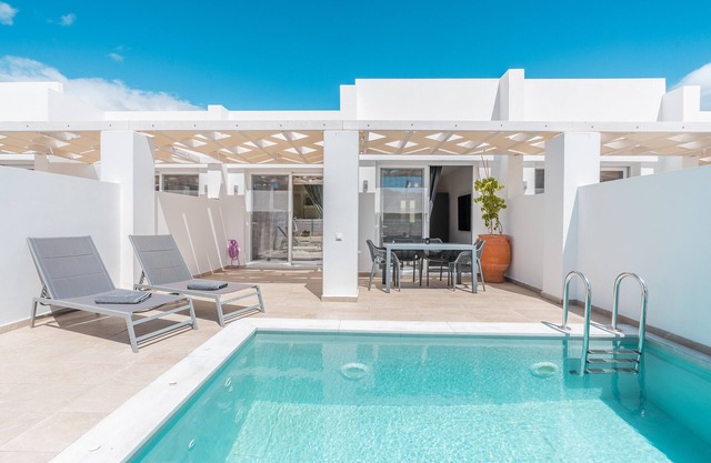 Villa 'Punta Mare 4' avec vue sur les montagnes, Wi-Fi et climatisation