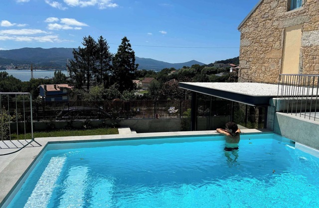 Villa Ría de Muros (204), with pool and sea views