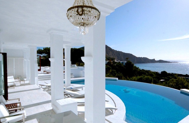 Villa 'Rica Ibiza' with Sea View, Wi-Fi and Air Conditioning