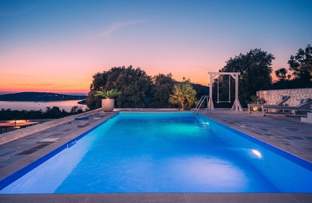 Villa Regina Bianca with Pool