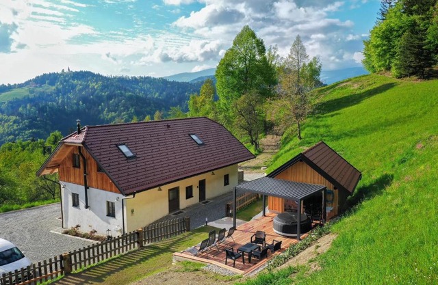 Villa Richterberg with Sauna & Hot Tub