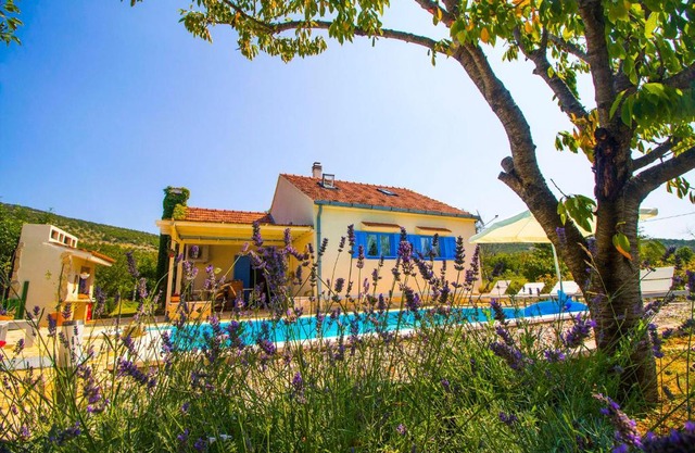 Villa Romansa near Split- heated pool peace, bbq