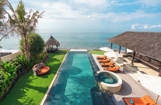 Villa Rosita-Luxury 7 Bedroom Oceanfront Retreat With Jacuzzi and In-Villa Chef