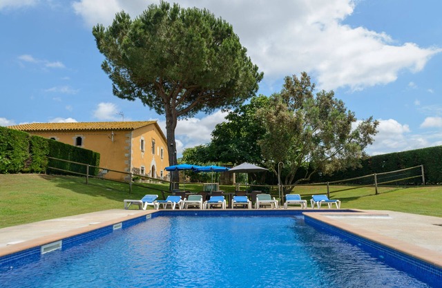 Villa Rustica sur la Costa Brava, avec piscine privée, jardin et barbecue