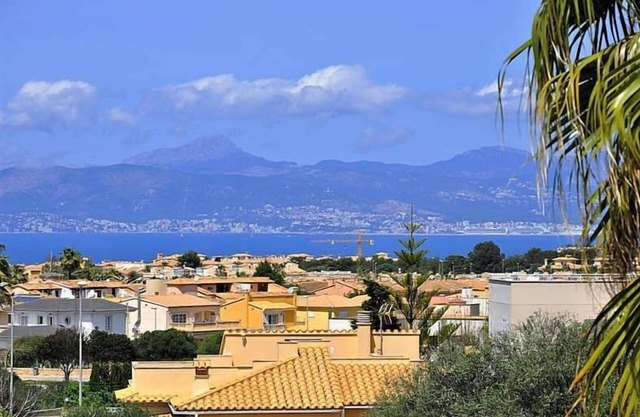 VILLA CUNILL. Maison avec 4 chambres à coucher à Sa Torre pour 8-10 personnes. Vues à la mer. Enfants bienvenus TV satellite -104914- - WiFi gratuit