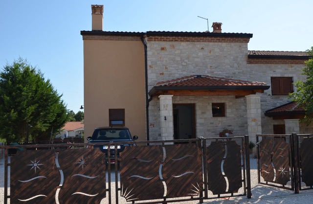 Villa Sabine avec grande piscine près de Porec