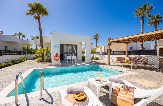 Villa Salty Sun 1 - Deux Chambres Villa, Couchages 5