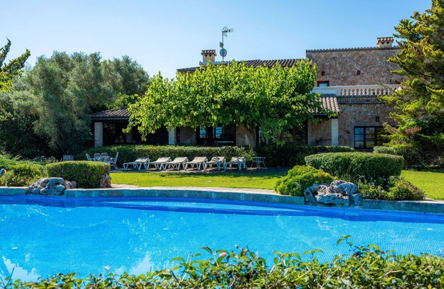 Villa 'Salvatge' avec balcon, Wi-Fi et climatisation