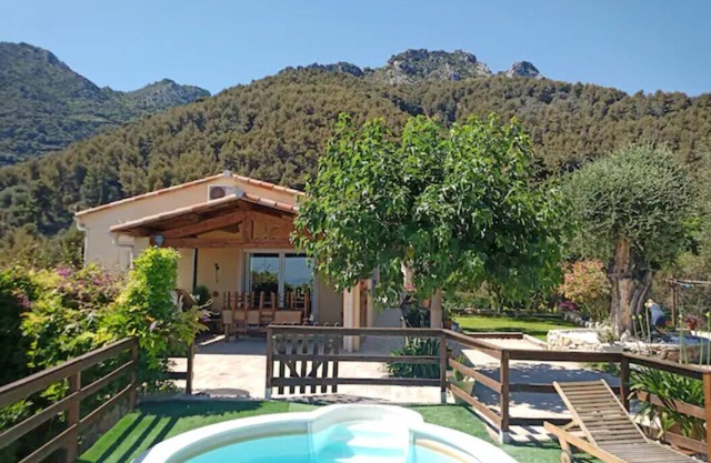 Villa sans vis à vie, vue mer, piscine privative et salle de sport