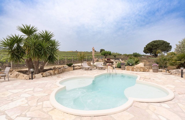 Villa 'Siciliana' avec piscine privée, vue sur les montagnes, Wi-Fi et climatisation