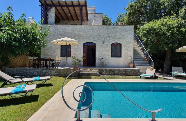 Villa Sifina, proche du village, rapide de la plage