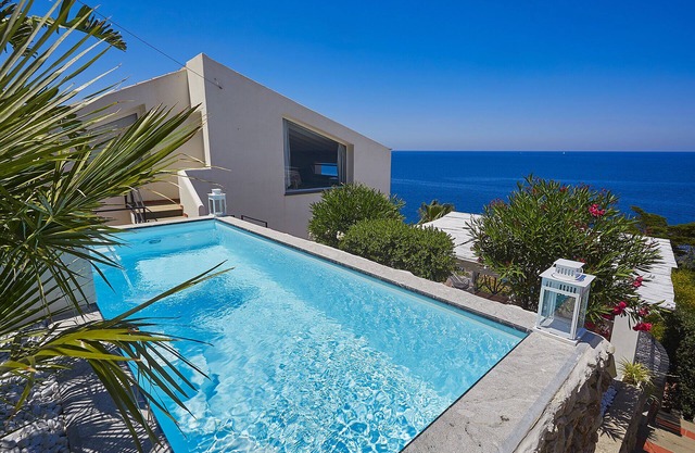 Villa Smeraldo sur la mer, avec piscine et jardin