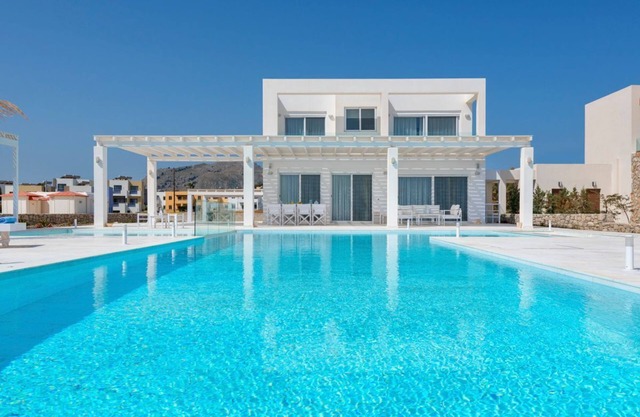 Villa Socrates - Quatre Chambres Villa, Couchages 12