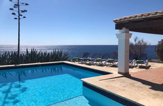 Villa Sol Naixent surplombant la mer avec piscine privée et connexion Wi-Fi