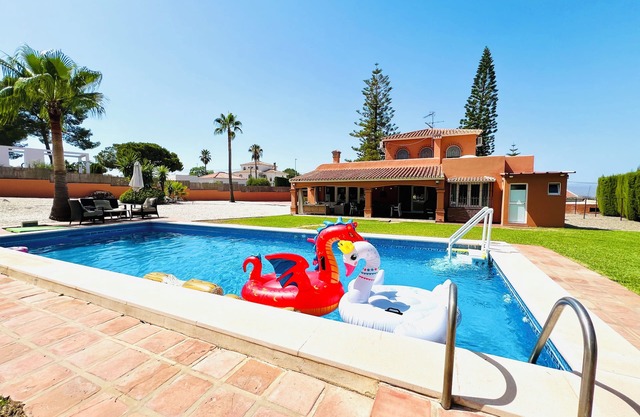 Villa Sol y Luna 10 personnes - piscine - ping pong - pétanque - fléchettes et plus