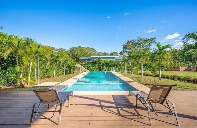 Villa Sol y Mar Shared Pool 2 miles to Beach