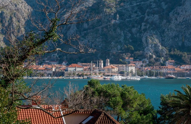 Villa Splendour in the city center with great view and outdoor pool