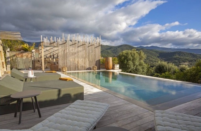NOUVEAUTÉ ! Villa de charme, à 2 minutes de la rive sud de Porticcio