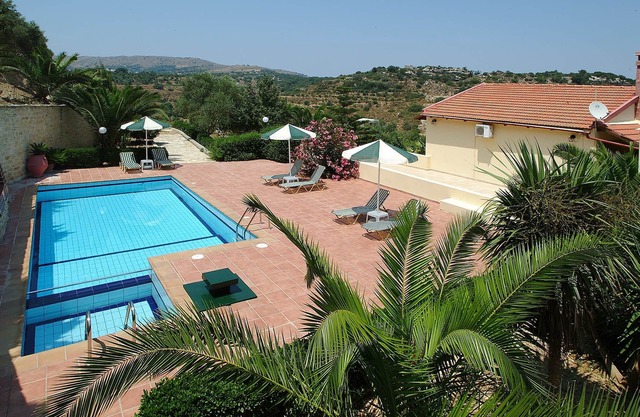 Villa STRATOS with a PRIVATE Pool + CHILDREN's Pool + JACUZZI in Rethymno Crete!
