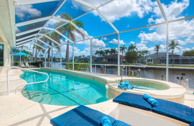 VILLA SUMMERLAND– HEATED POOL & SPA | GULF ACCESS | BOAT RENTAL + TOURS VOUCHER INCL.