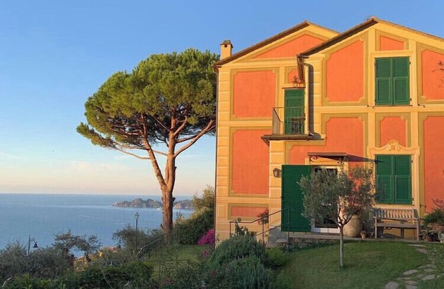 Villa entourée de verdure avec vue mer sur le golfe de Portofino