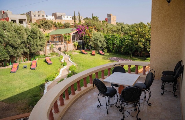 Villa swimming pool tighanimine