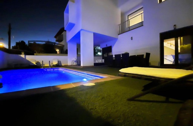 VILLA TAZA DE PLATA A