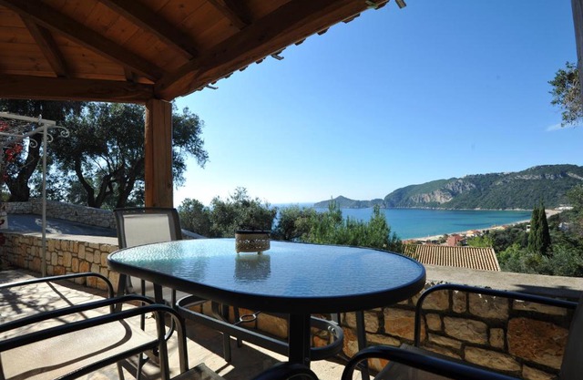 Villa Theodora View Apartments Zeys