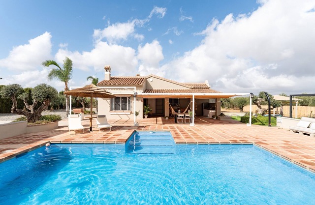 Villa 'Tranquila El Retiro' avec piscine privée, Wi-Fi et climatisation