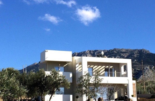 VILLA TRIANTAFILIA: Nouvelle villa de montagne de luxe pour 8 dans le centre de Kos près de la plage