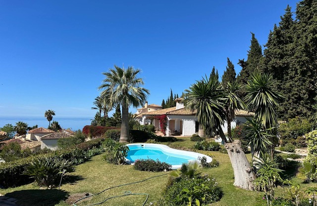 Villa "Tropical Dream" avec grand jardin, vue sur la mer, piscine privée chauffée et Wi-Fi
