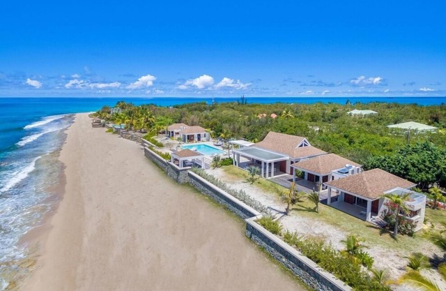 OCTOBER 2022 SPECIAL | Beach Front - Located in Stunning Baie Longue with Private Pool