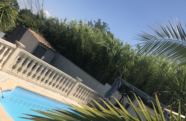 VILLA TIPO PROVENZAL CON PISCINA CERCA DEL MAR COSTA AZUL 4/6 PERS