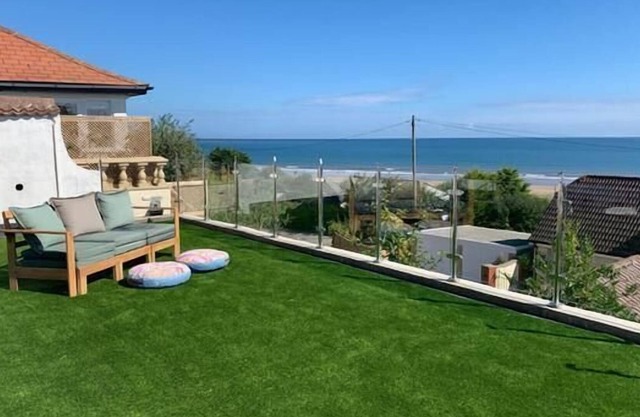 Villa V Dubz View - Stunning terrace with sea views