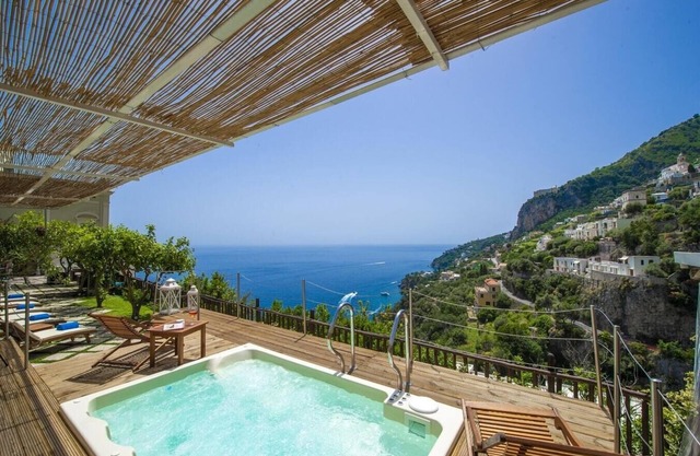 Villa Veduta with terrace and jacuzzi, Amalfi