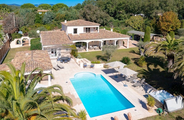 Villa Verdant - in landscaped garden
