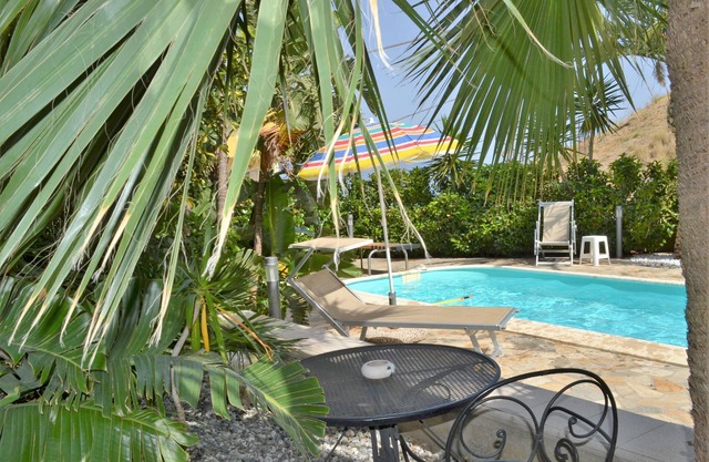 Villa Virginia - Maison de vacances avec jardin et piscine à Reggio de Calabre