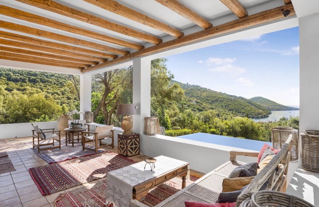 Villa Viviere - Nichée à 100 mètres au-dessus du charmant village de Sivota