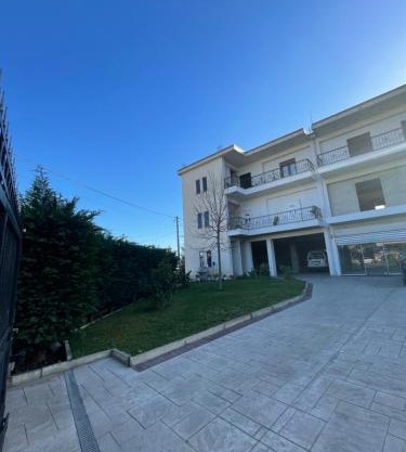 Villa VSV: Parking Spot+ View