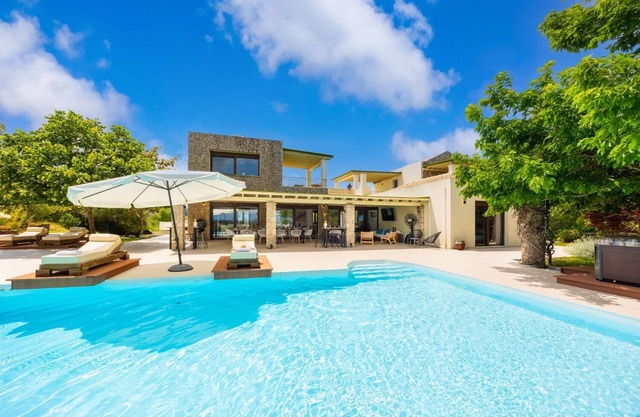 Villa Wild Willow - Six Chambres Villa, Couchages 16