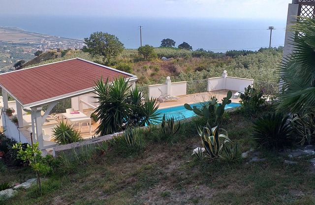 Villa avec piscine vue mer